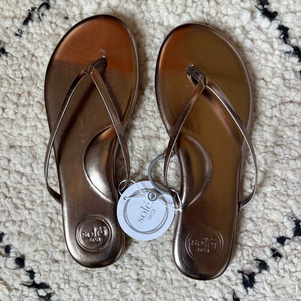Solei Sea metallic pewter Indie flip-flop sandals casual beach pool summer